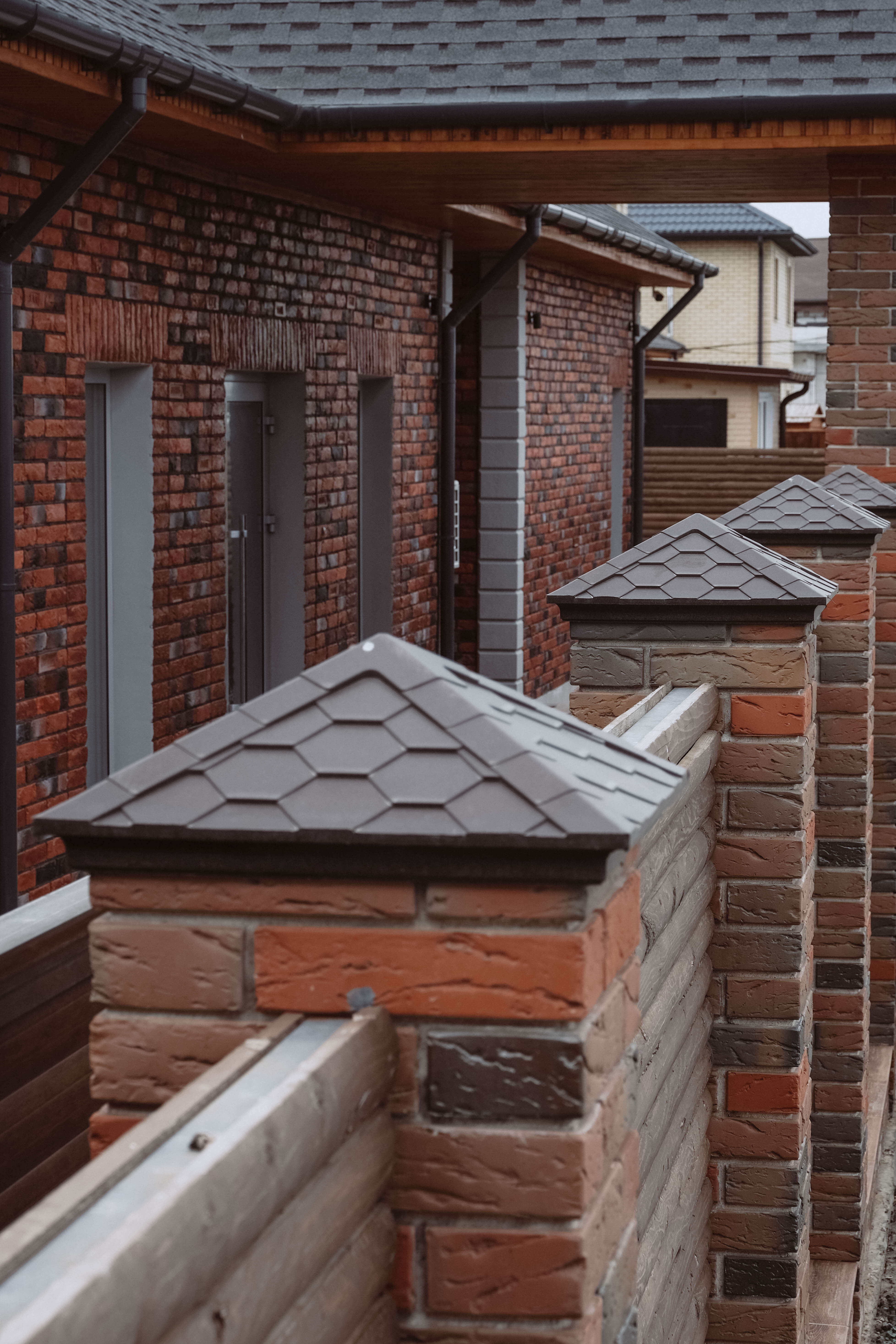 Колпак Zking Эверест Коричневый на столб 1.5х1.5 кирпича (390х390мм) в Бирске фото